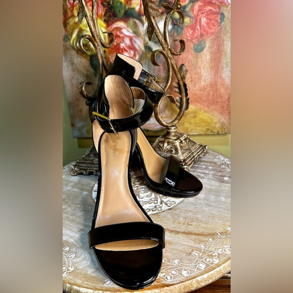EUC Calvin Klein “Vivian” Black Patent Platform Heels. Size 10 - Picture 4 of 15